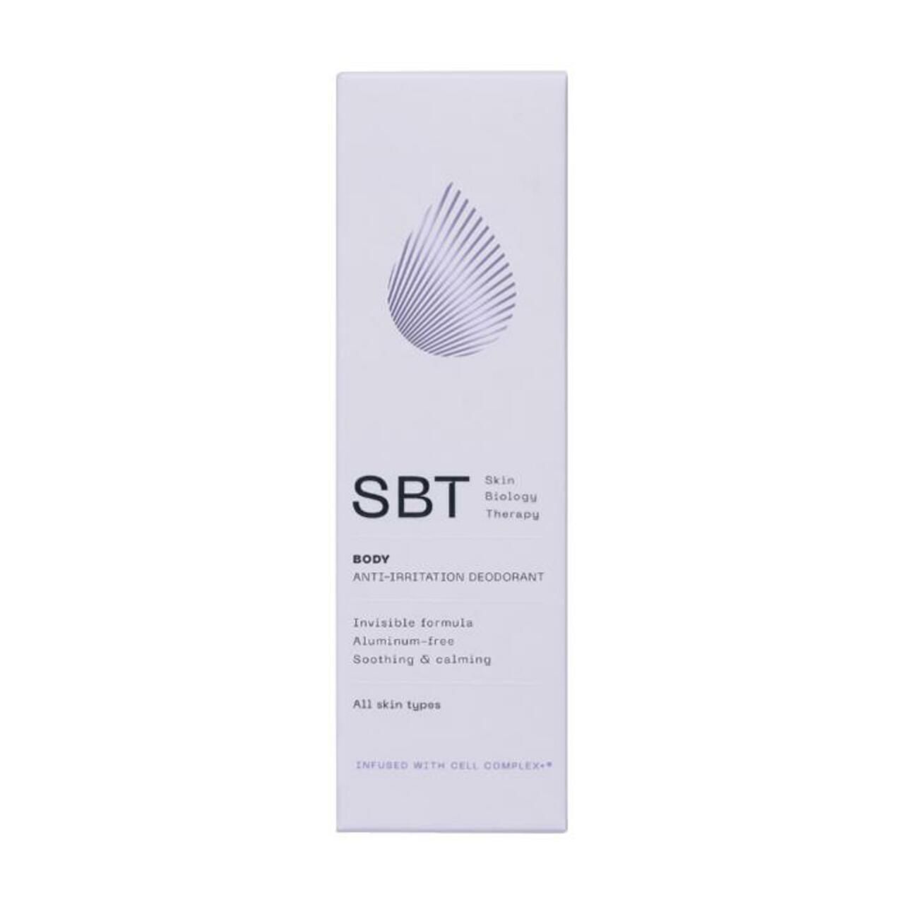 Weiße Verpackung für Deodorant. Logo und Schriftzug SBT, Anti-Irritation Deodorant. Text: Invisible Formula, Soothing & calming.