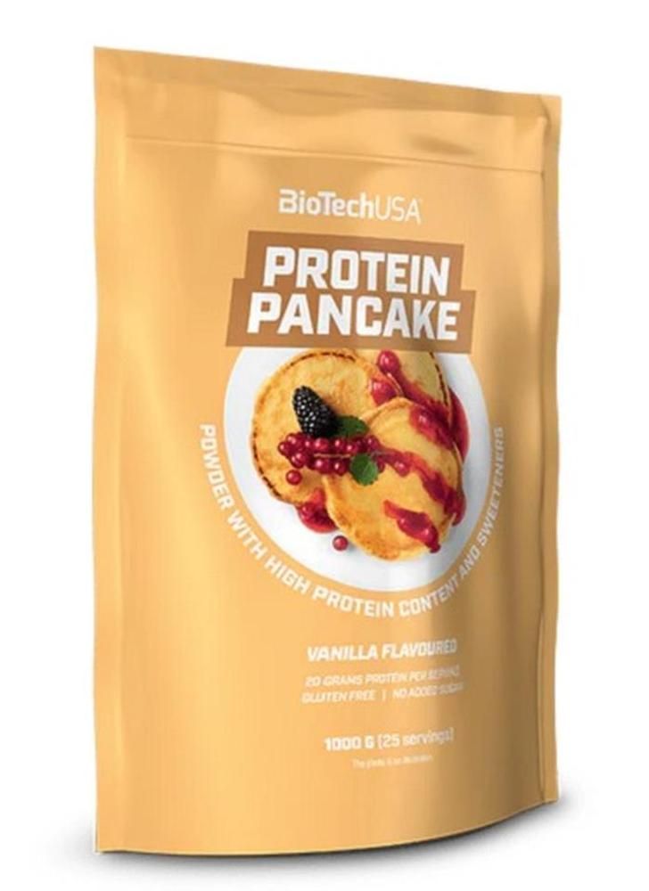 Beige Tüte mit BioTechUSA Protein Pancake. Abbildung von Pfannkuchen mit Beeren. Text: Vanillegeschmack, 1000g.