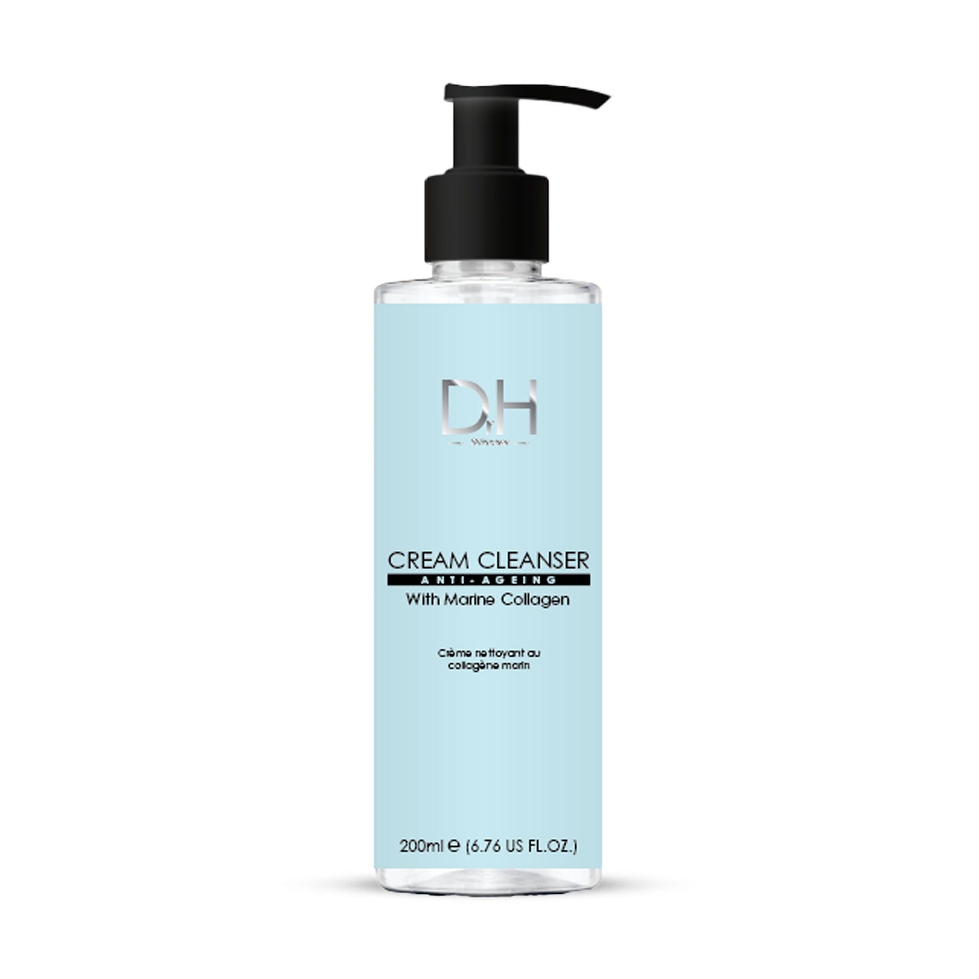 Transparente Flasche mit schwarzem Pumpaufsatz. Hellblaues Etikett mit Text und Logo. Aufschrift: Cream Cleanser.