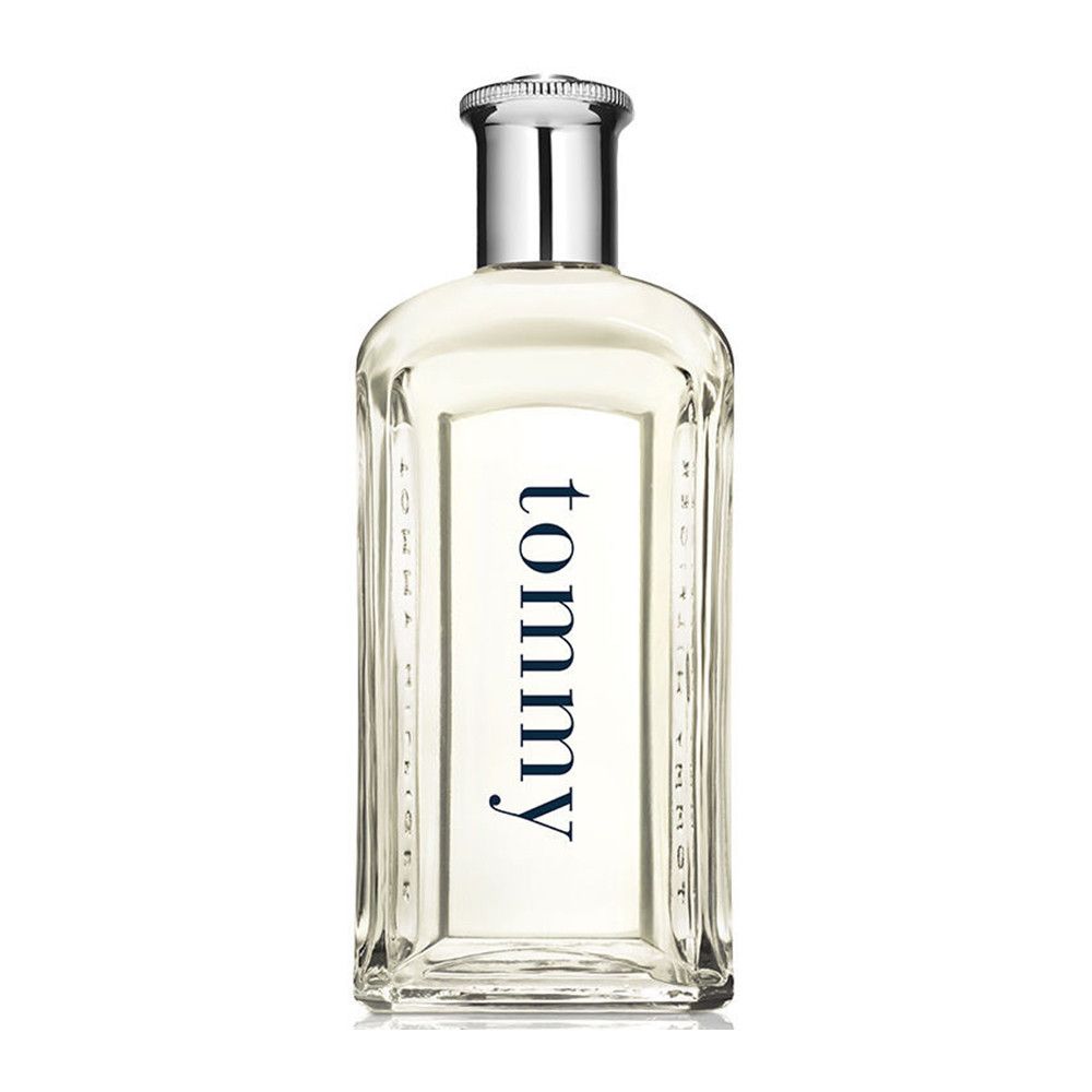 Tommy Hilfiger Eau de Toilette Flakon. Transparenter Flakon mit blauem Schriftzug. Silberfarbener Verschluss.