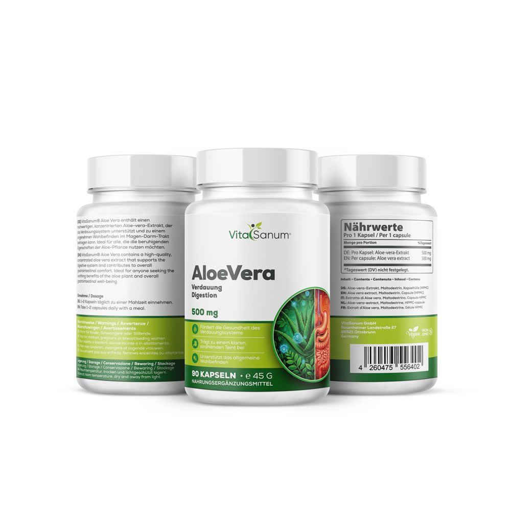 Drei weiße Flaschen mit Etiketten. Aufschrift: VitaSanum Aloe Vera, 500 mg, 90 Kapseln. Grün-weiße Etiketten mit Produktinformationen.