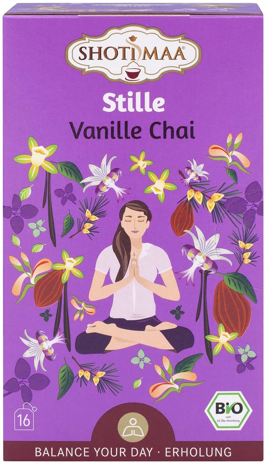 Verpackung für Shoti Maa Stille Vanille Chai Tee mit einer sitzenden Person in Meditationshaltung, umgeben von Blumen und Früchten.