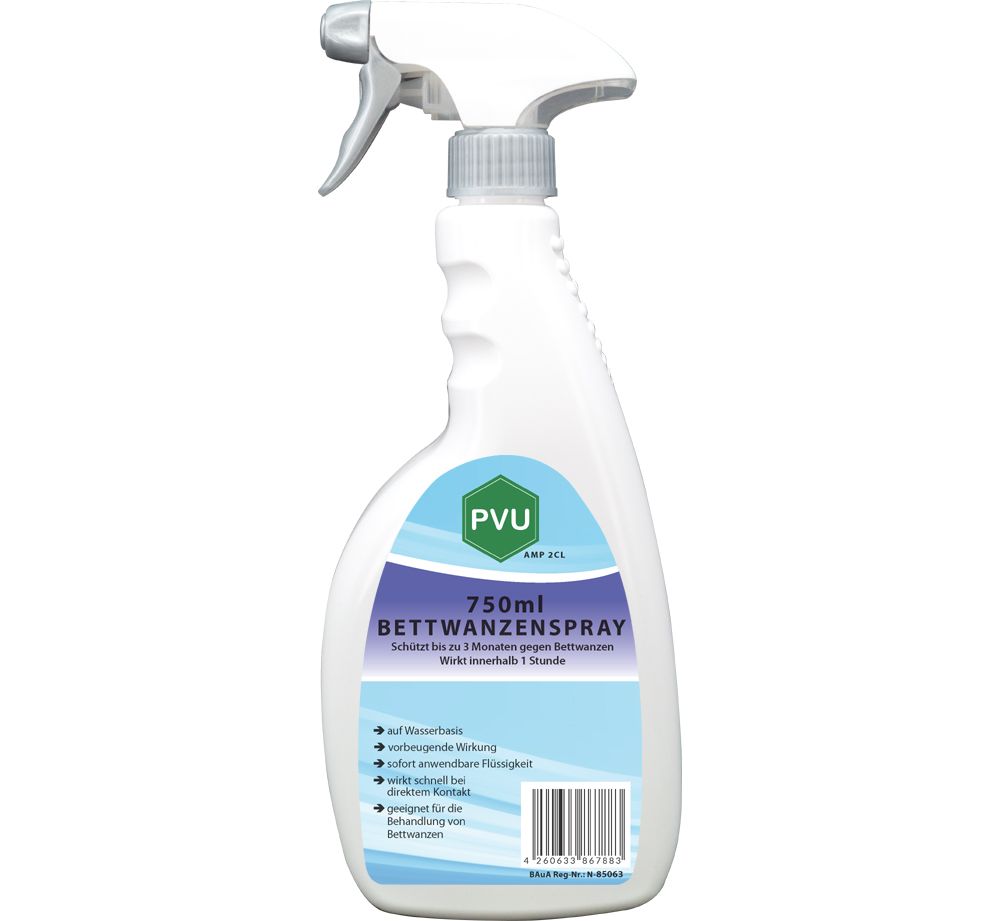 Weiße Sprühflasche mit grauem Sprühkopf. Aufschrift: PVU, Bettwanzenspray, 750ml. Blaue und weiße Etikett mit Produktinformationen.