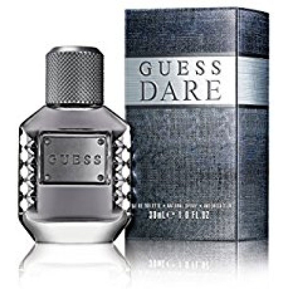 Parfümflakon und Schachtel. Der Flakon hat einen silberfarbenen Deckel und ein Schild mit "GUESS". Die Schachtel trägt "GUESS DARE".