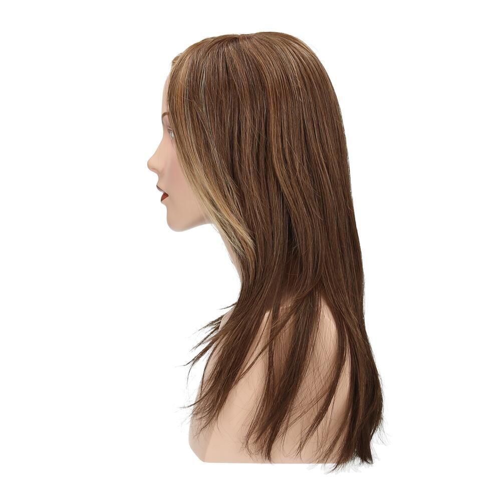 Perücke auf einem Schaufensterkopf. Seitliche Ansicht, braun-blonde Haare, schulterlang.
