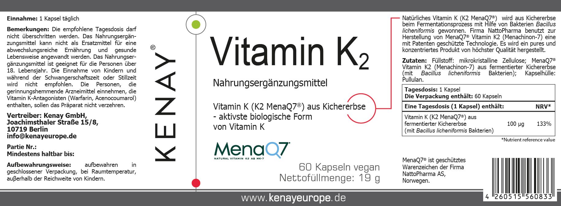 Weißes Etikett mit Text. Aufschrift: Vitamin K2, Nahrungsergänzungsmittel, 60 Kapseln vegan. Marke: KENAY, MenaQ7. Enthält Informationen zu Inhaltsstoffen.