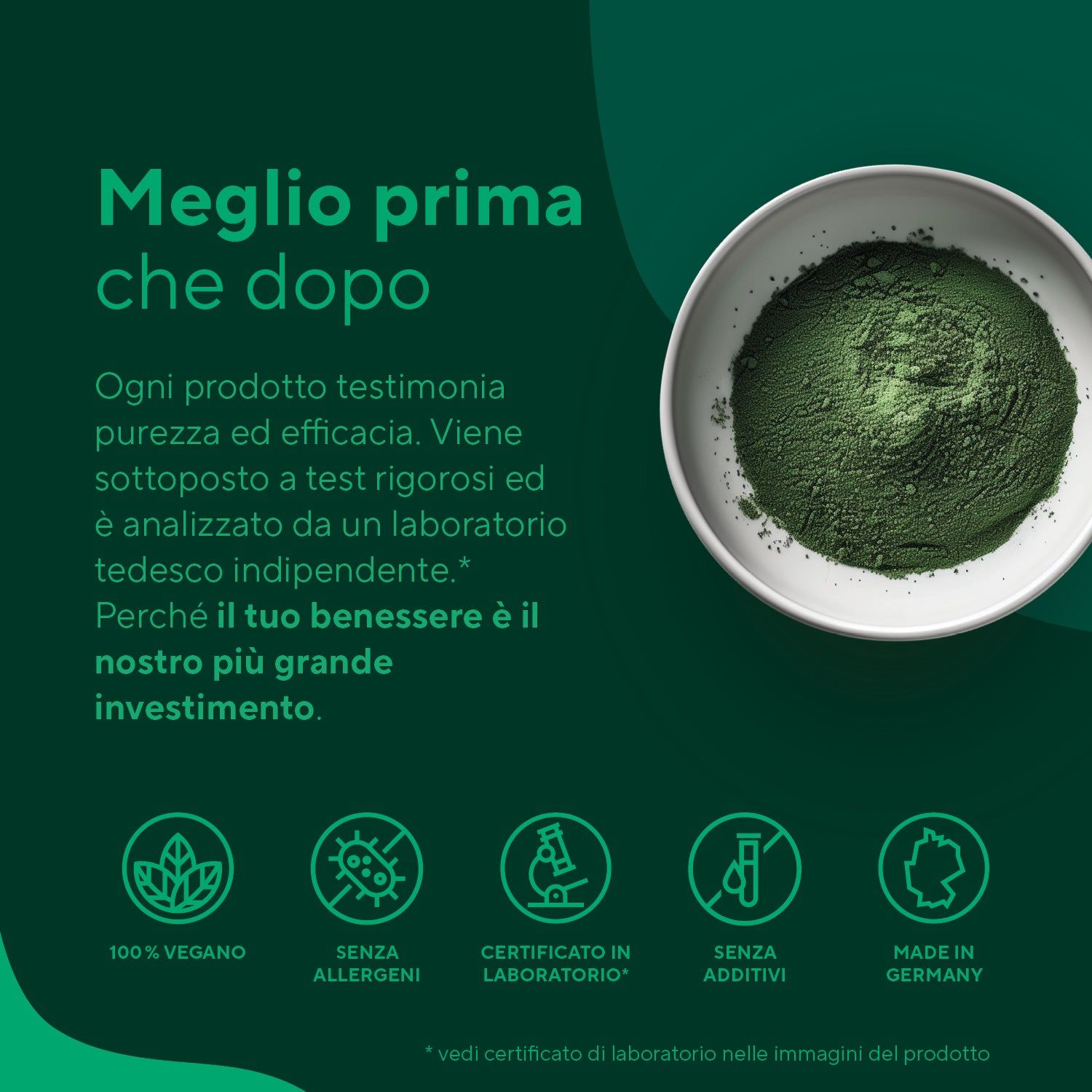 Sfondo verde con testo. 100% vegano, senza allergeni, certificato in laboratorio, senza additivi, Made in Germany. Ciotola di polvere.