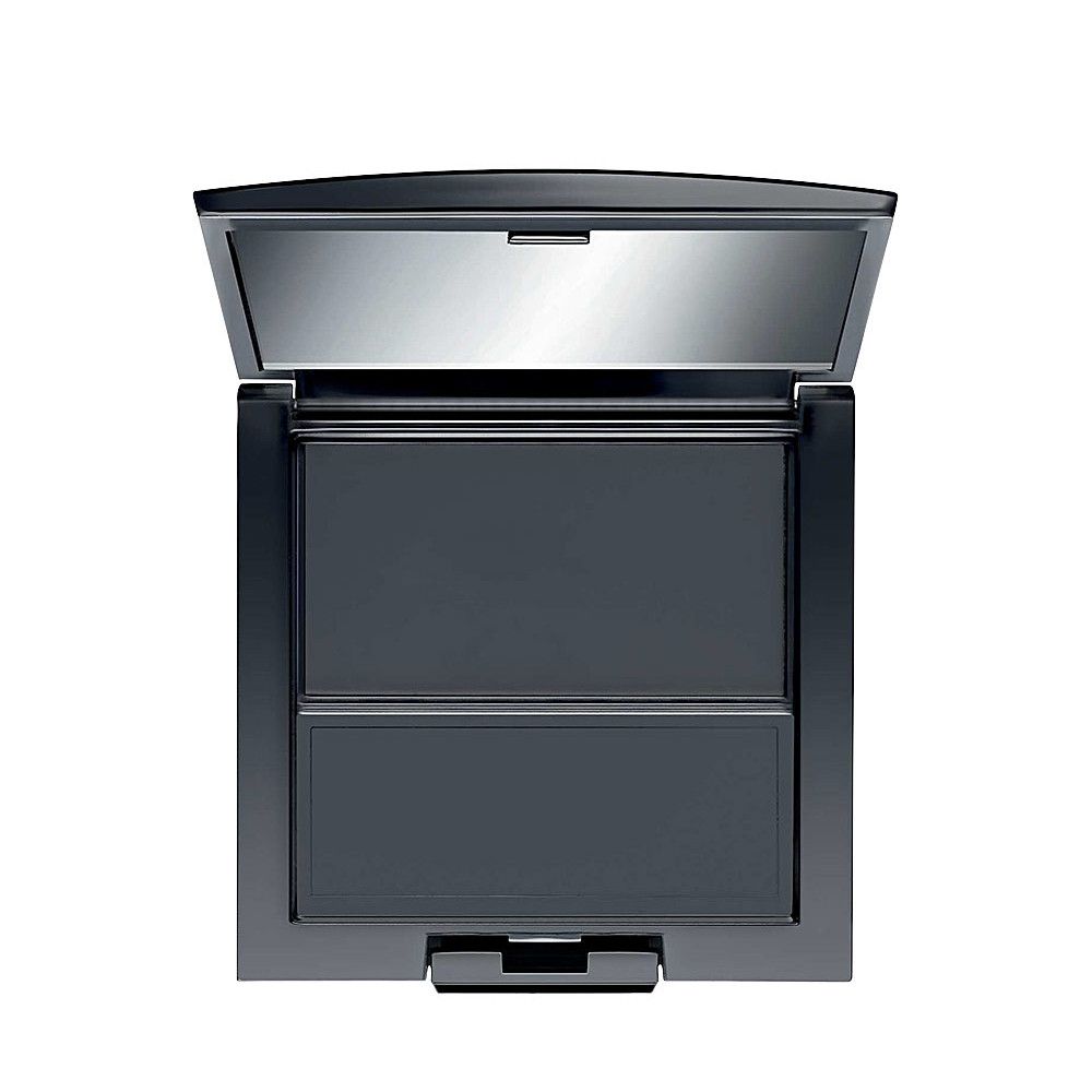 Schwarze Beauty Box Trio, geöffnet. Enthält zwei leere Fächer und einen Spiegel im Deckel. Quadratische Form.