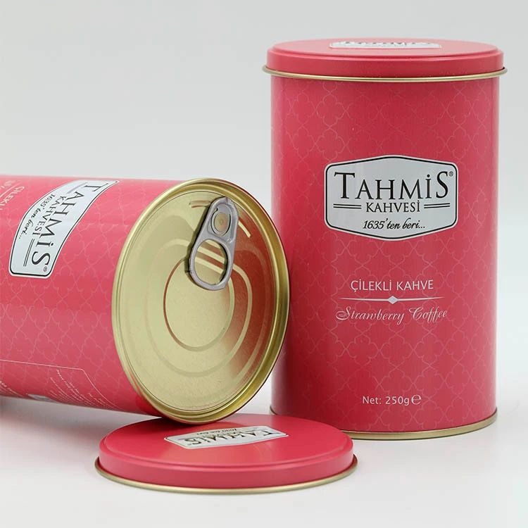 Tahmis Kahvesi Kaffee mit Erdbeeren