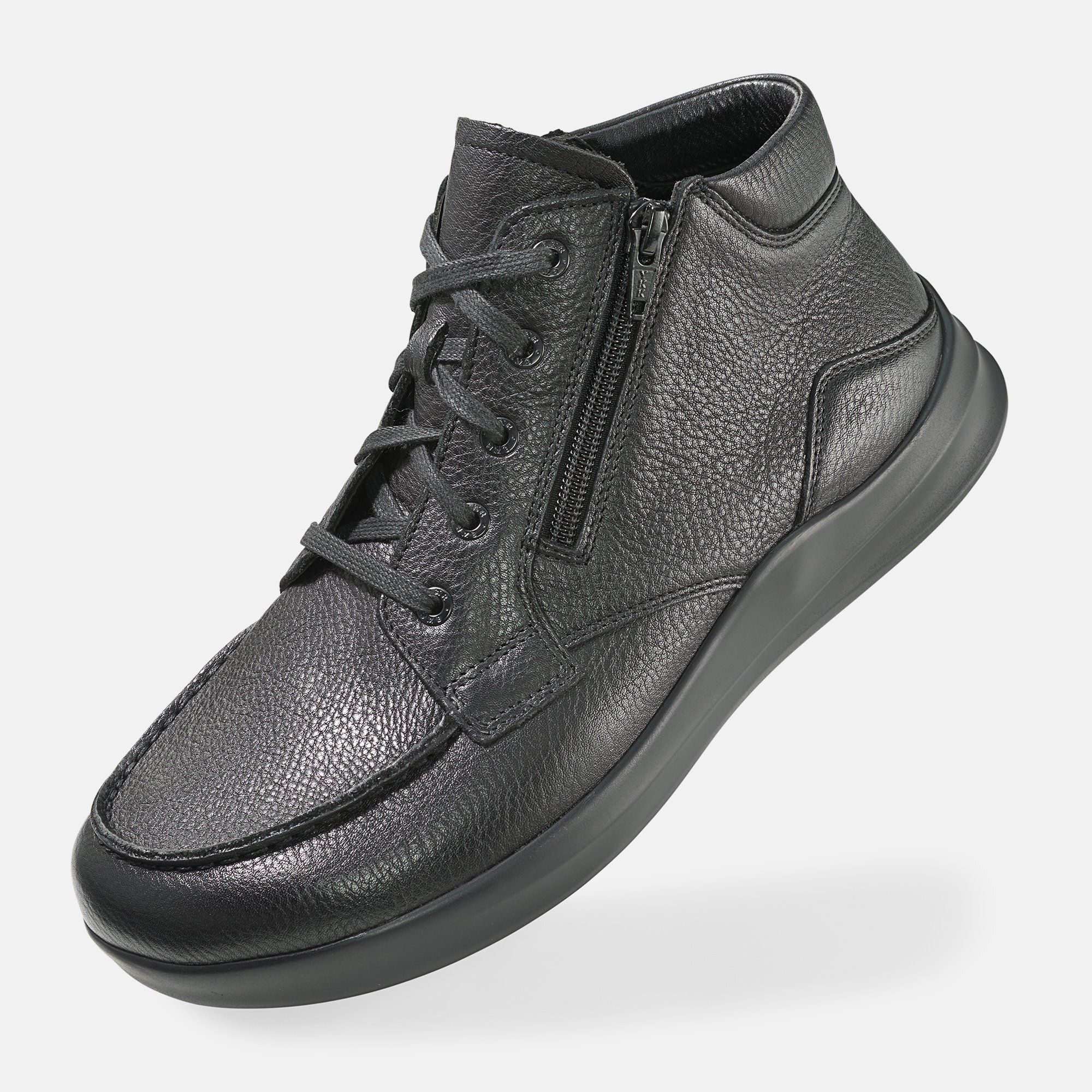 Schwarze Herren-Stiefelette mit Reißverschluss und Schnürung. Strukturiertes Obermaterial, flache Sohle.