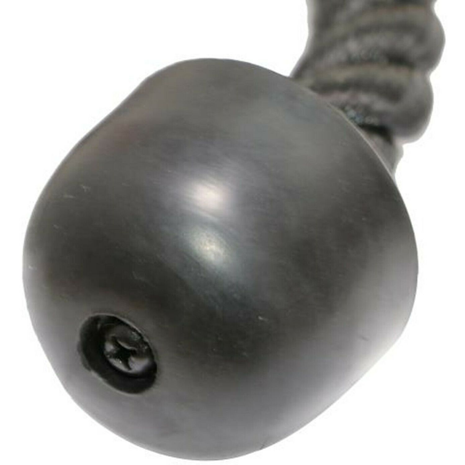 Nahaufnahme eines schwarzen, zylindrischen Griffs mit einer Schraube. Der Griff ist am Ende des Seils befestigt.