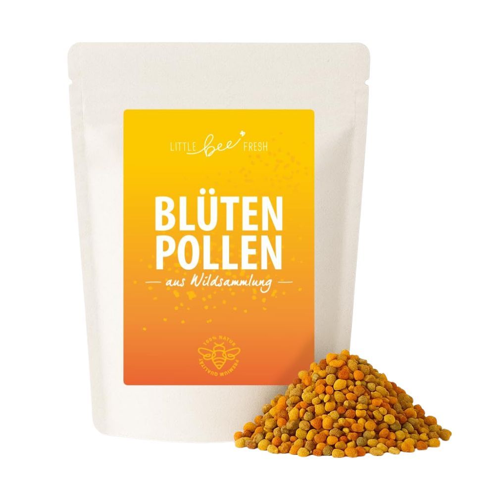 Weiße Tüte mit gelb-orangem Etikett. Aufschrift: Blütenpollen aus Wildsammlung. Daneben Blütenpollen.