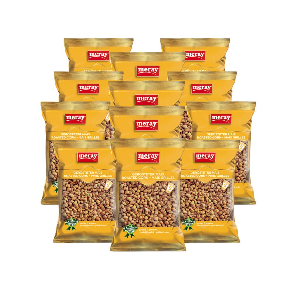 Mehrere Packungen gerösteter und gesalzener Maiskörner. Die Verpackung zeigt das Logo "meray".