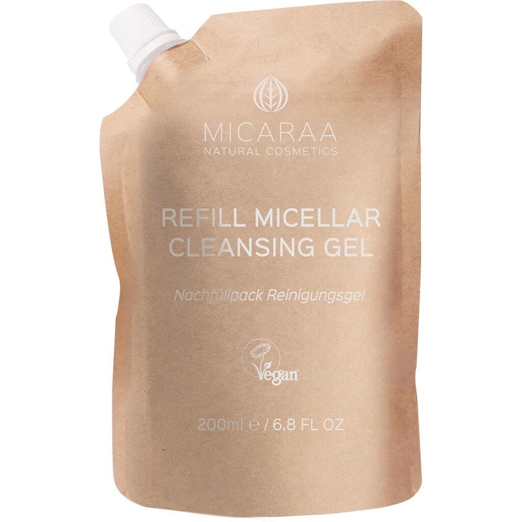 Nachfüllpackung MICARAA Cleansing Gel. Braune Papierverpackung mit weißem Verschluss. Vegan-Siegel. Text: REFILL MICELLAR CLEANSING GEL.