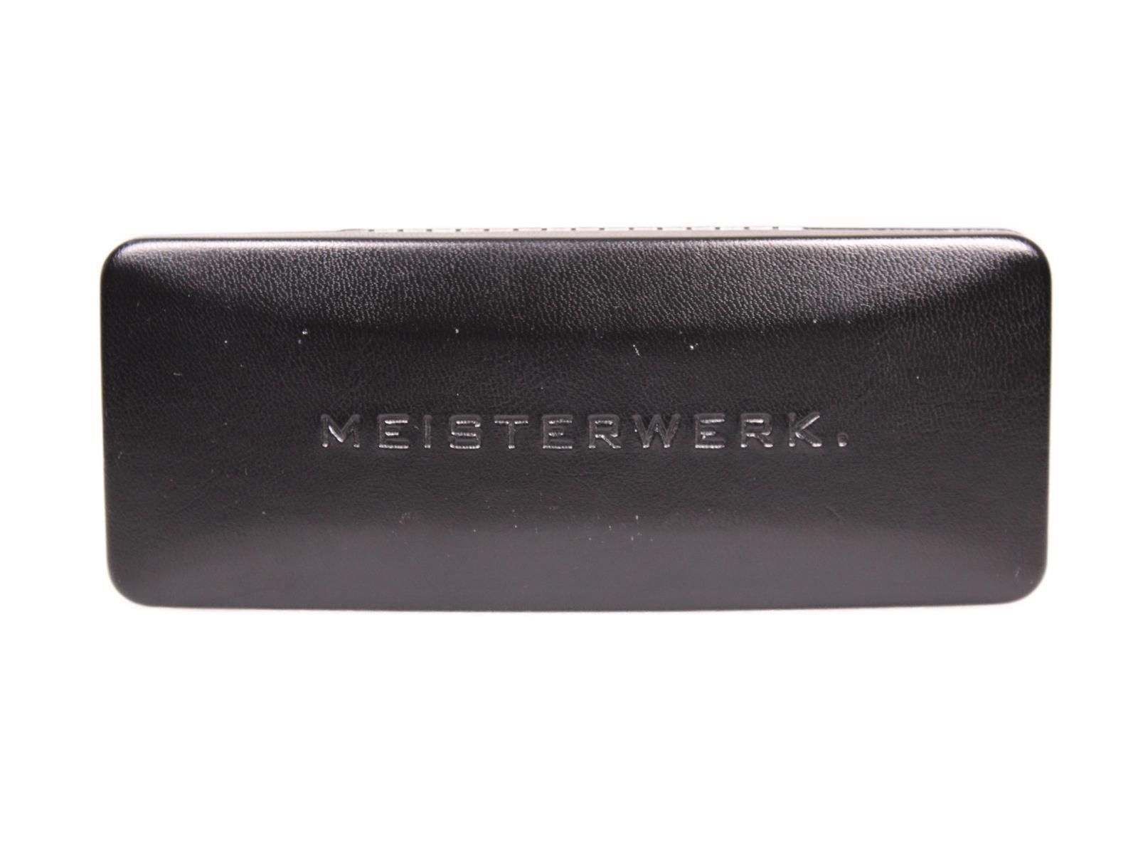 Schwarzes Hartschalenetui, rechteckig. Geprägter Schriftzug MEISTERWERK. Kunstleder. Geschlossener Zustand.