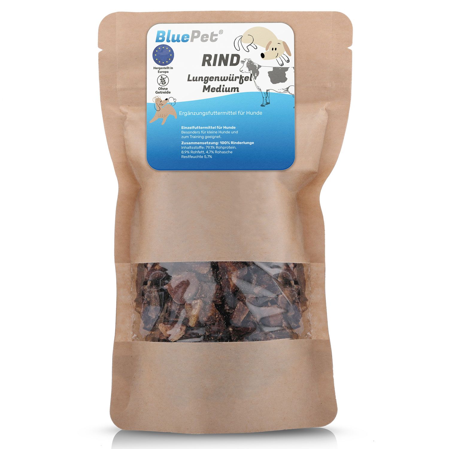 Verpackung mit Hundesnacks aus Rinderlunge. Sichtfenster. Text: BluePet, Rind Lungenwürfel Medium, Ergänzungsfuttermittel für Hunde.
