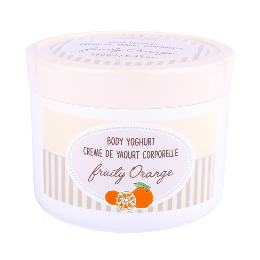 Weißer Tiegel mit Deckel. Aufschrift: Body Yoghurt, Crème de Yaourt Corporelle, fruity Orange. Abbildung von Orangen.