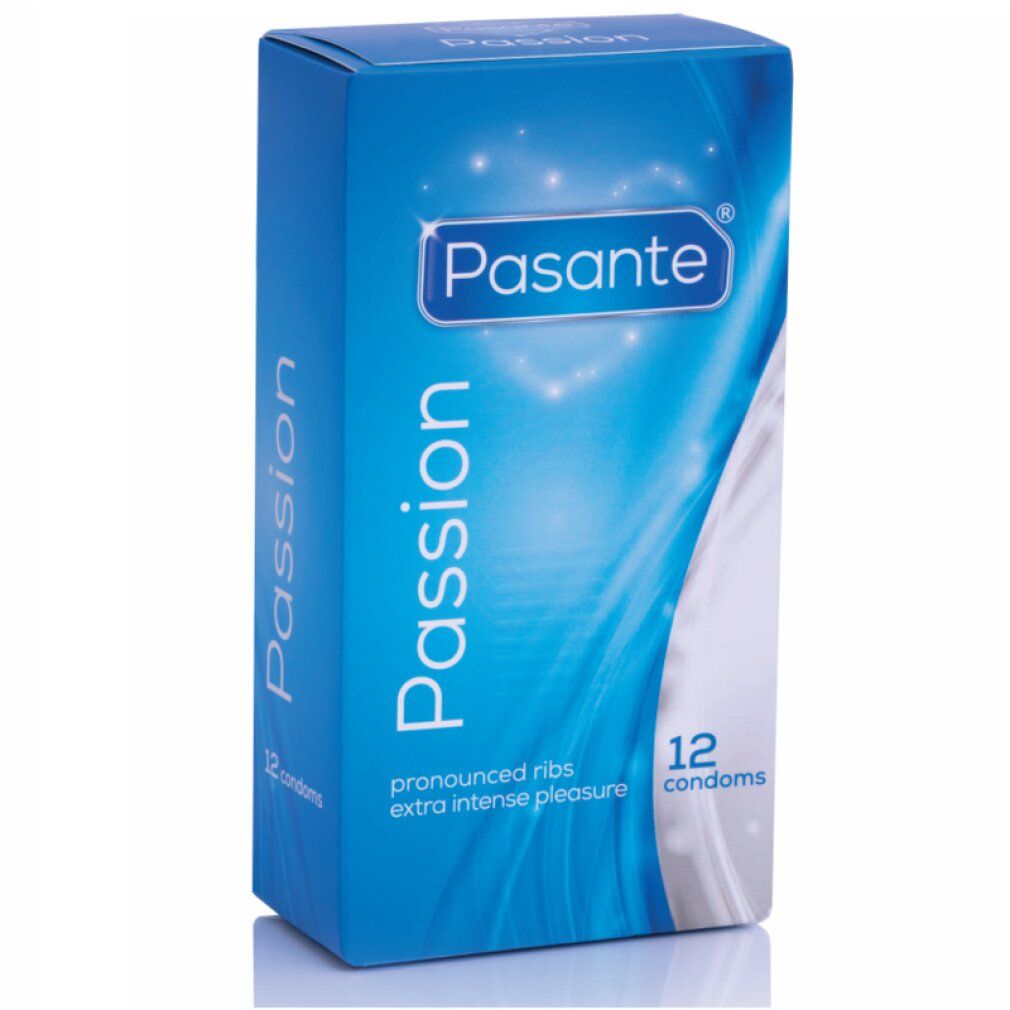 Blaue Schachtel mit Pasante Passion Kondomen. Enthält 12 Kondome. Mit ausgeprägten Rippen für intensiveres Vergnügen.