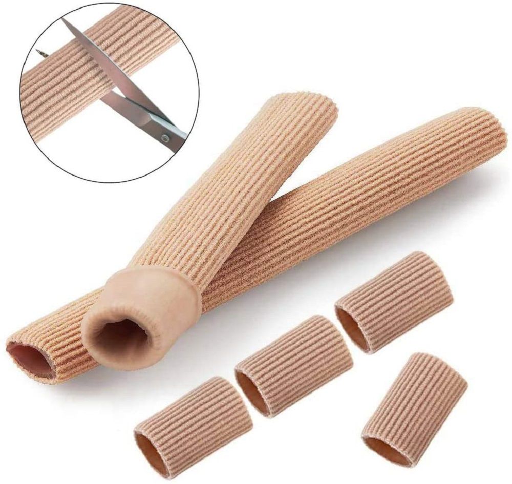 Zwei beige Silikon-Gelröhrchen und Schere. Einige Röhrchen sind zugeschnitten. Mehrere Röhrchen liegen daneben.