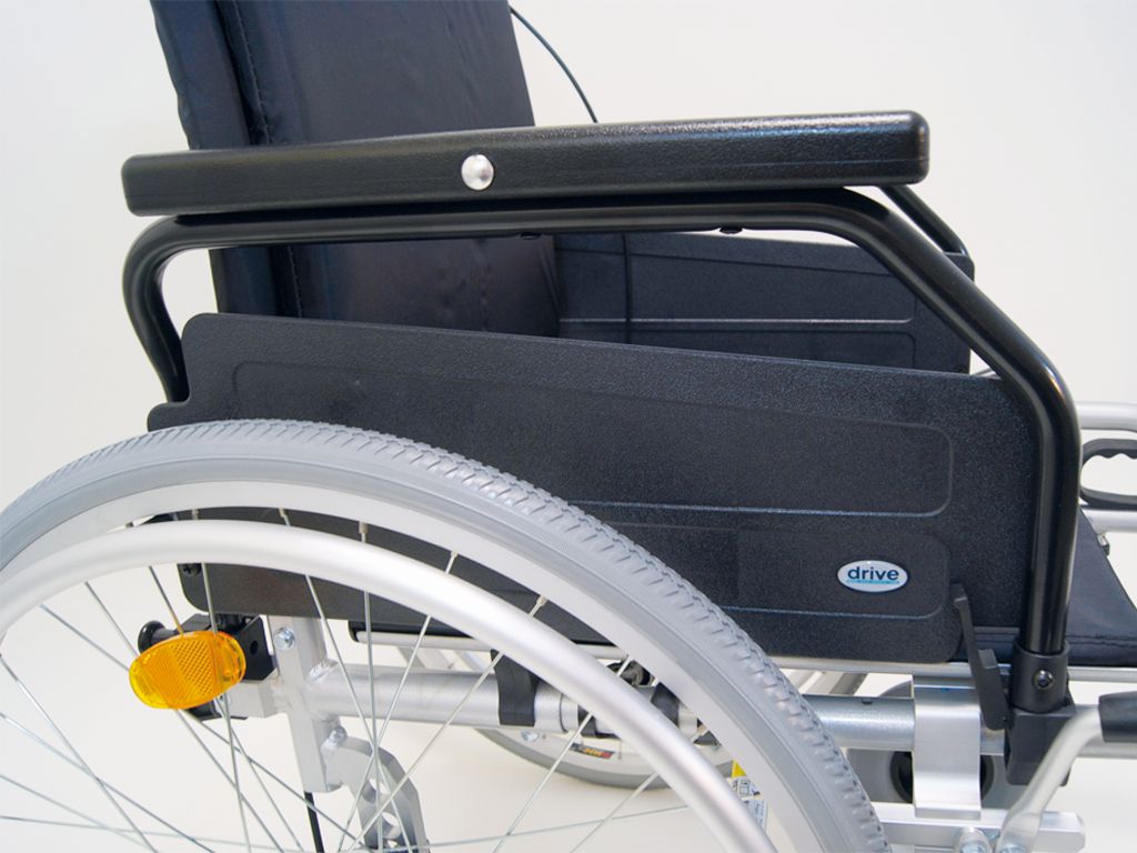 Drive Rollstuhl Rotec Sitzbreite 48 cm mit 3-facher Sitzhöheneinstellung