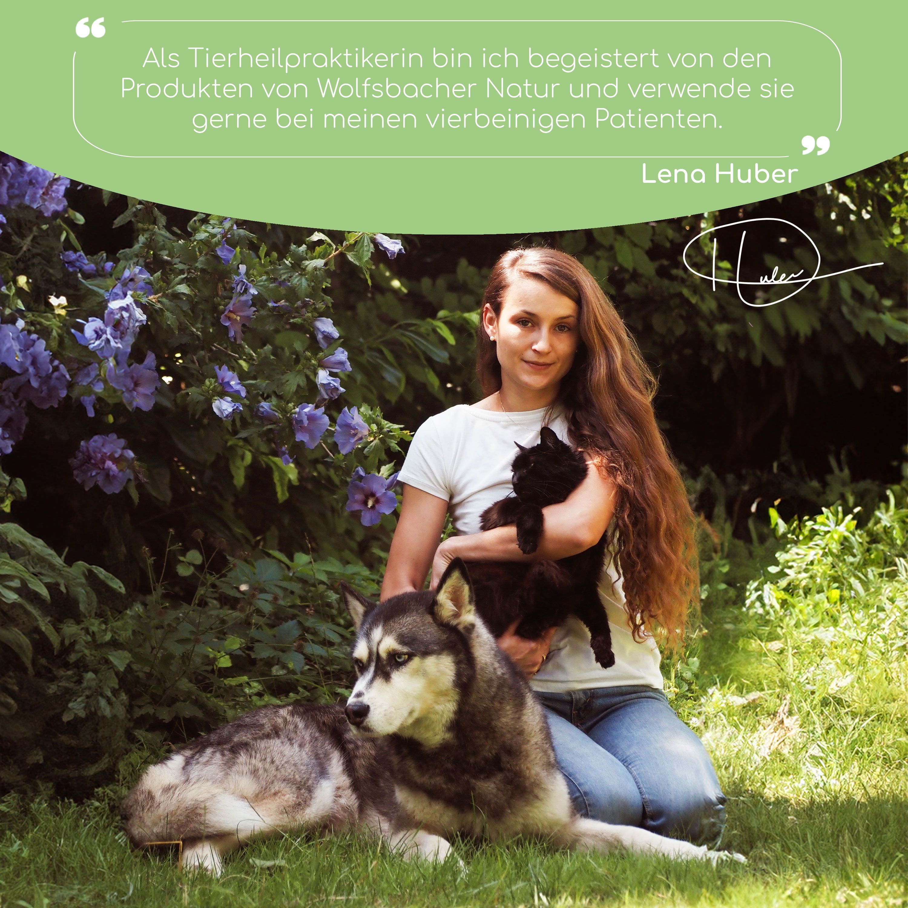 Frau mit Hund und Katze im Garten. Zitat: Begeistert von den Produkten von Wolfsbacher Natur.