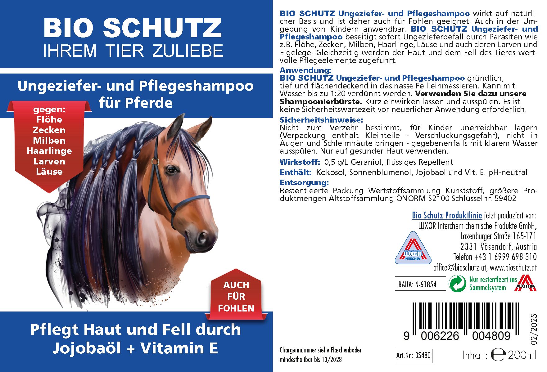 Blaues Etikett mit Text: BIO SCHUTZ, Ungeziefer- und Pflegeshampoo für Pferde. Abbildung eines Pferdekopfes. Text: Pflegt Haut und Fell. Mit Inhaltsangaben.