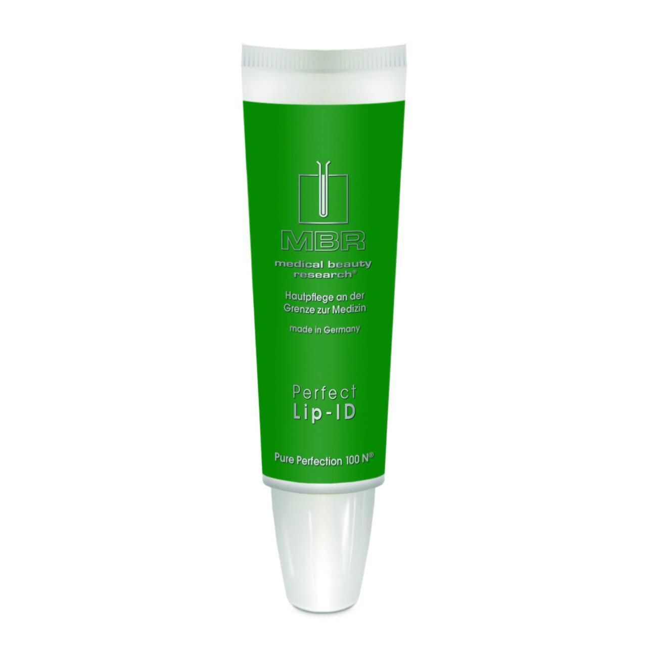 Grüne Tube mit weißem Verschluss. Aufdruck: MBR, Perfect Lip-ID. Text in Deutsch und Englisch. Made in Germany.