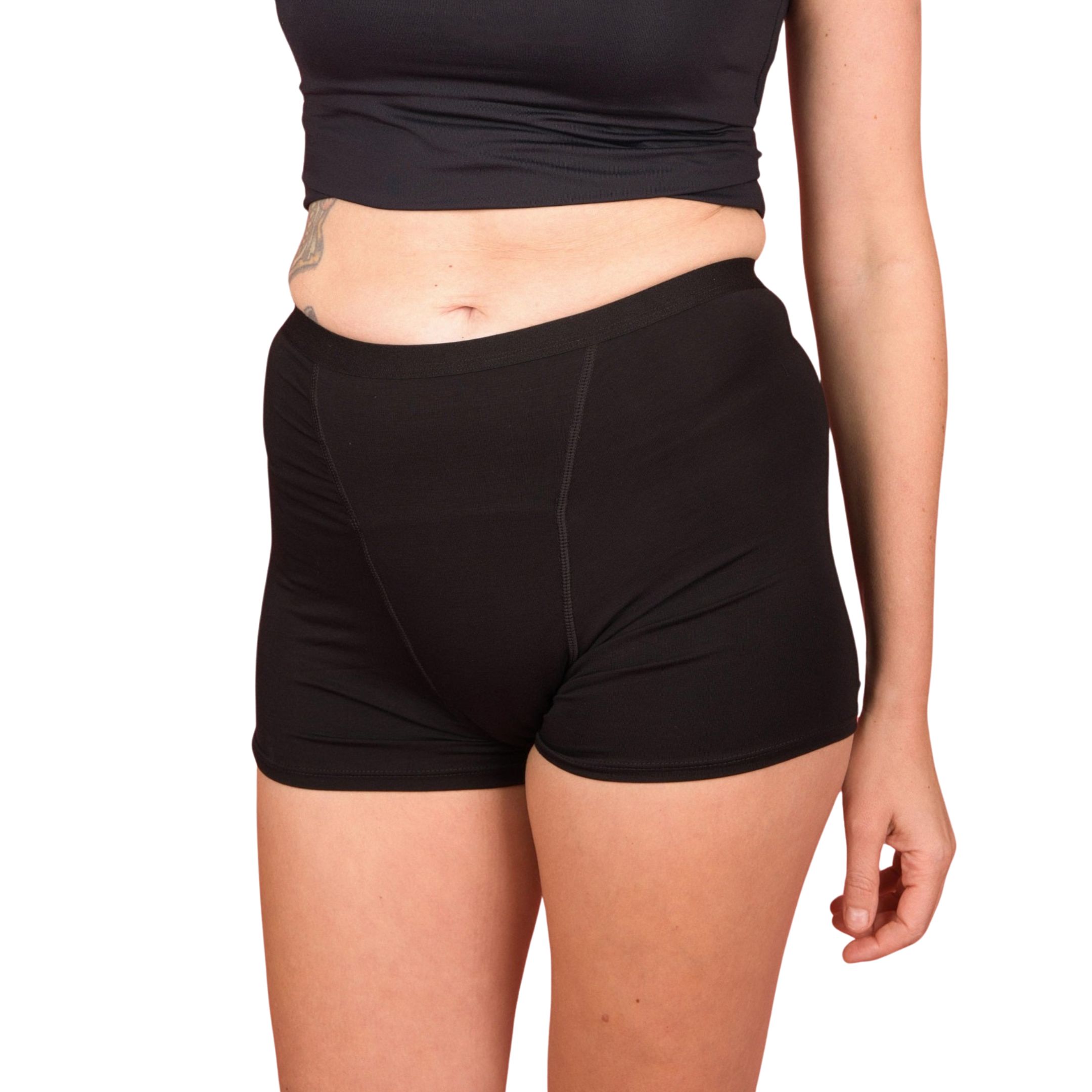 Schwarze Boxershorts. Seitenansicht. Nahtdetails.