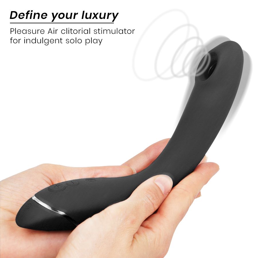 Schwarzes Wellness-Produkt in Händen gehalten. Text: "Define your luxury".