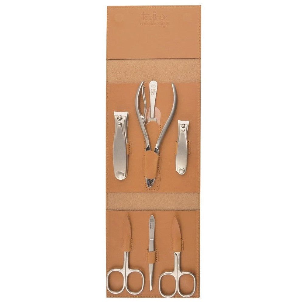 Etui aus Leder mit Maniküre-Werkzeugen. Enthält Nagelschneider, Pinzette, Schere und mehr. Werkzeuge aus Metall.