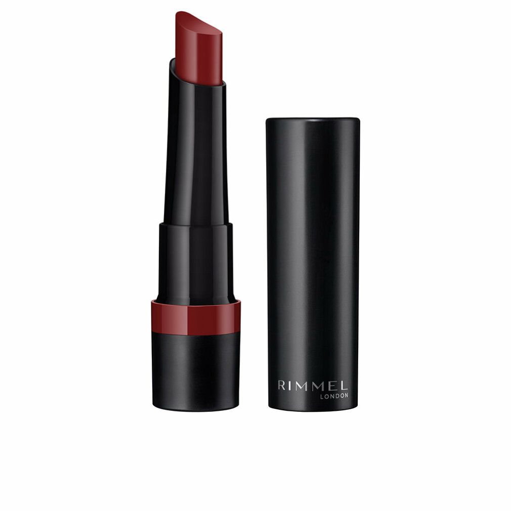 Roter Lippenstift mit schwarzer Hülle. Der Lippenstift ist teilweise herausgedreht. Auf der Hülle steht "RIMMEL LONDON".