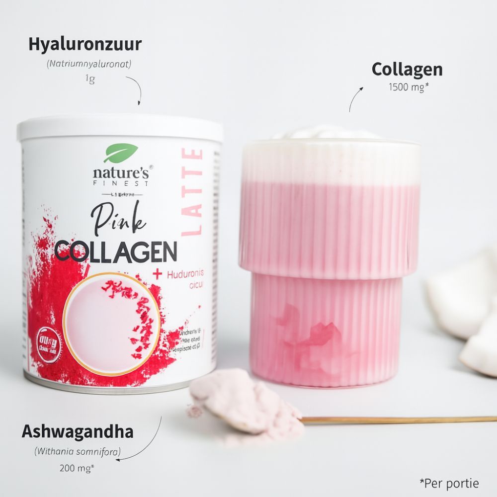 Blik Nature's Finest Pink Collagen, glas met roze drank, lepel met poeder. Tekst: Hyaluronzuur, collageen, ashwagandha.