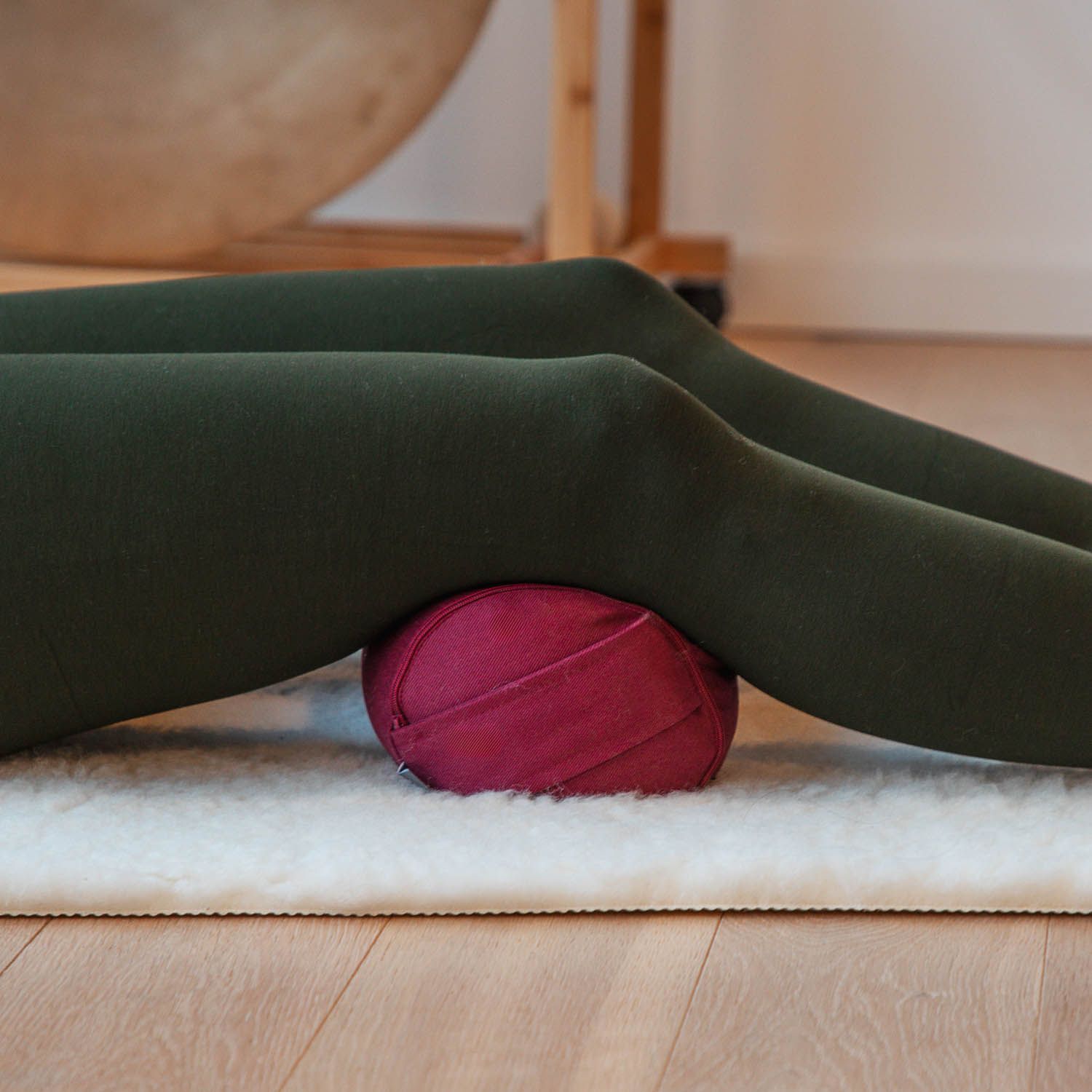 Yoga Mini-Bolster (rund), Nackenrolle, ECO, Buchweizenschalen  Aubergine