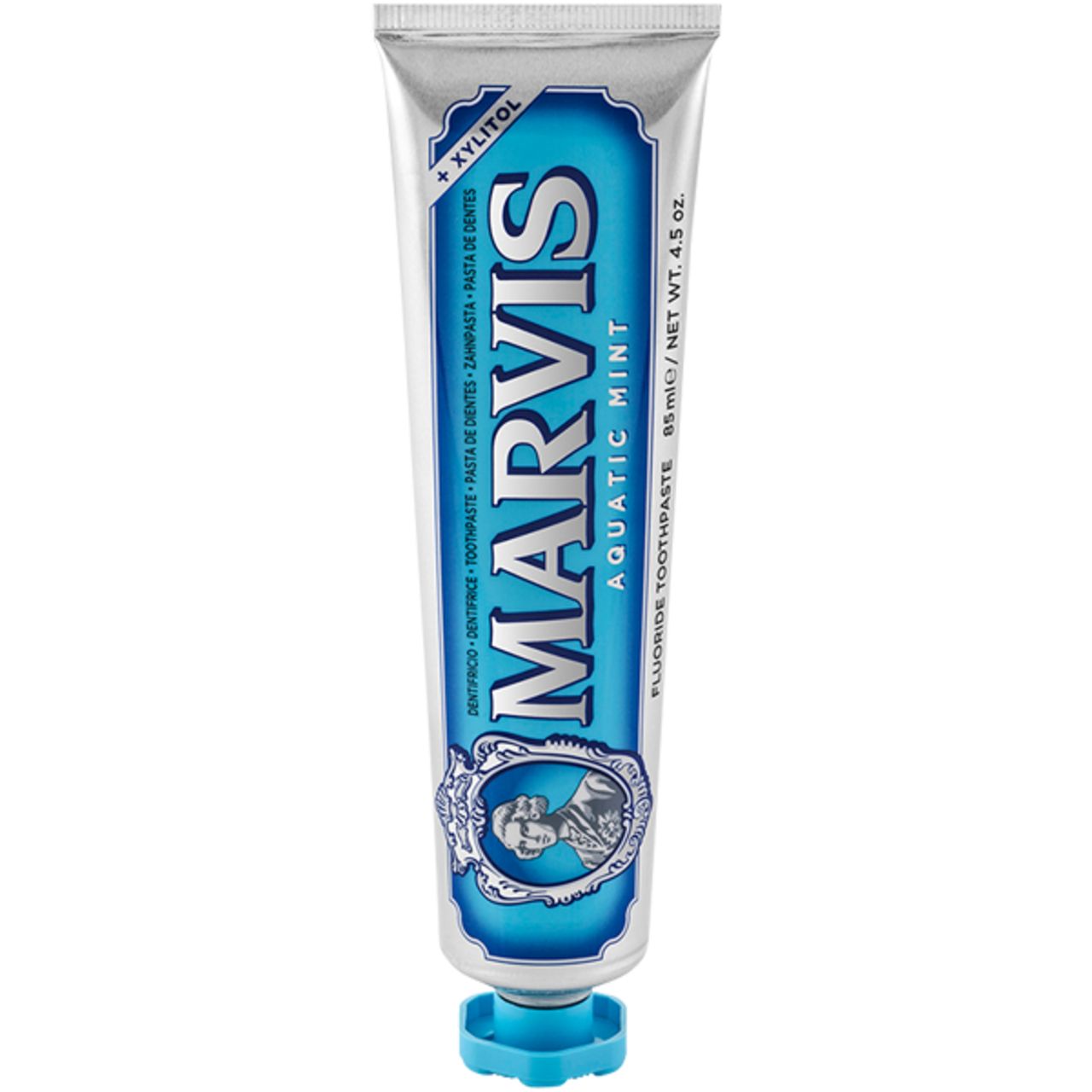 Zahnpasta-Tube. Silberfarbene Tube mit blauem Etikett. Aufschrift: MARVIS Aquatic Mint. Blaue Kappe.