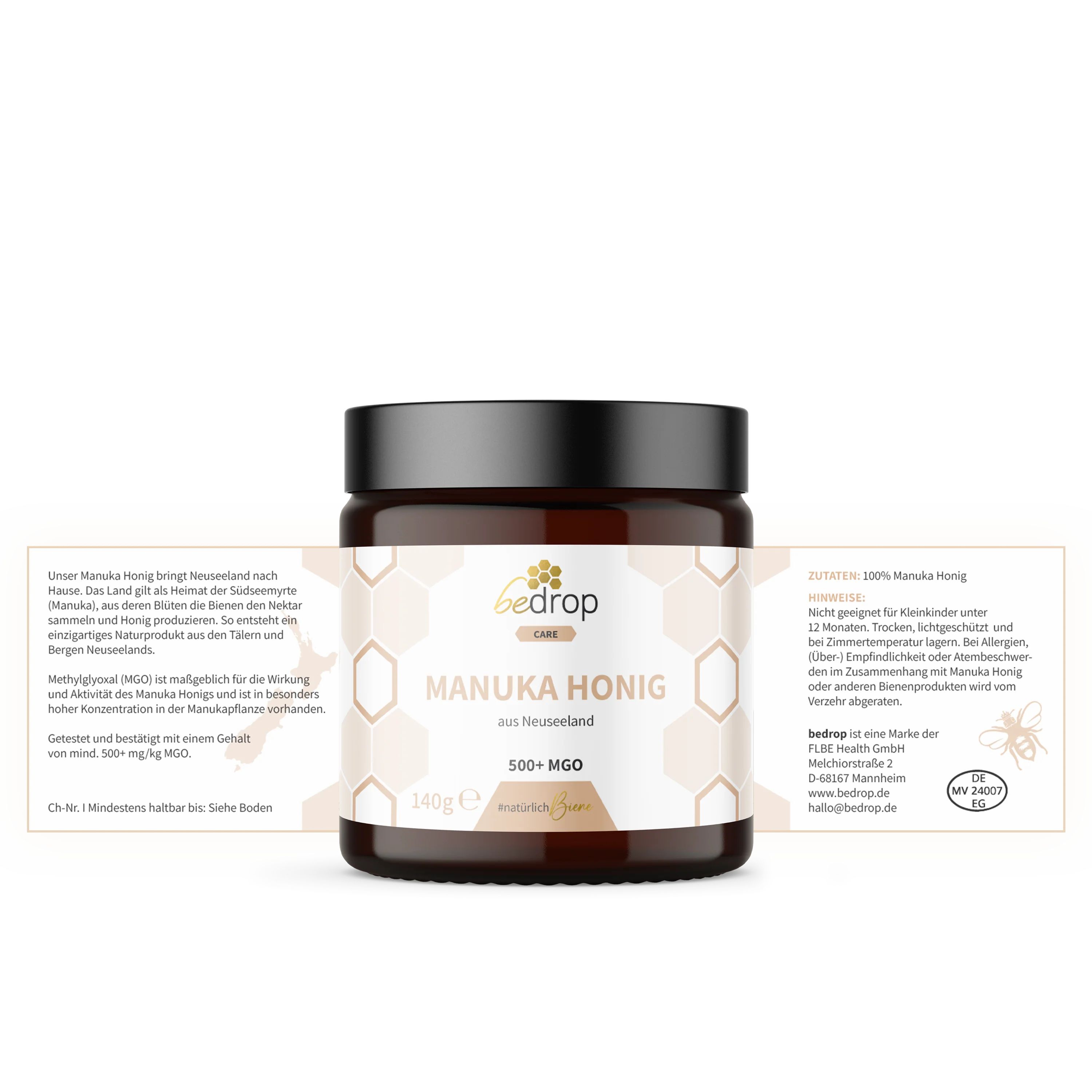 Glas Manuka Honig mit Etikett. Text auf Etikett. Text auf geöffneten Etiketten. Zertifizierung.