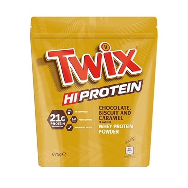 Gelbe Tüte mit "Twix Hi Protein"-Schriftzug. Enthält 21g Protein pro Portion. Geschmack: Schokolade, Keks und Karamell. Molkenprotein-Pulver.