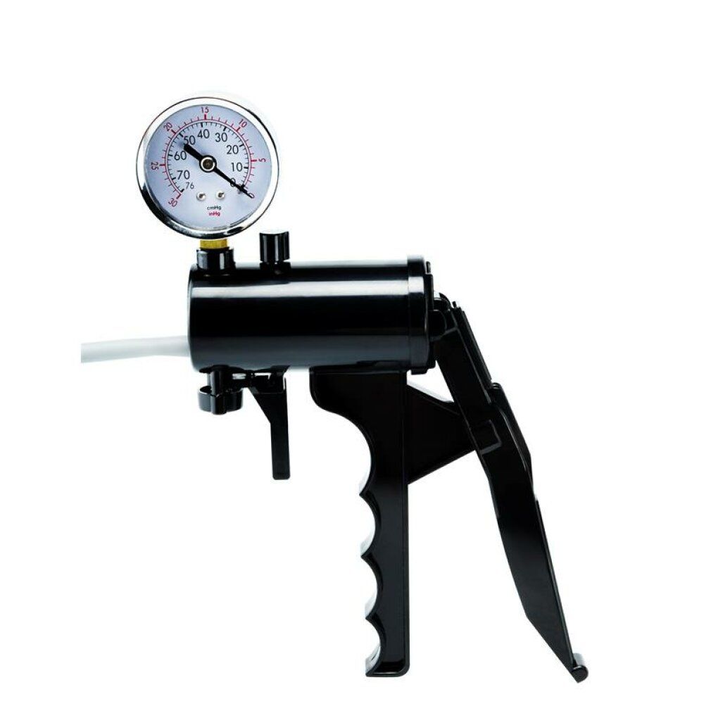 Schwarze Pumpe mit Manometer. Griff und Hebel. Weißer Schlauchanschluss. Rundes Manometer mit Skala.