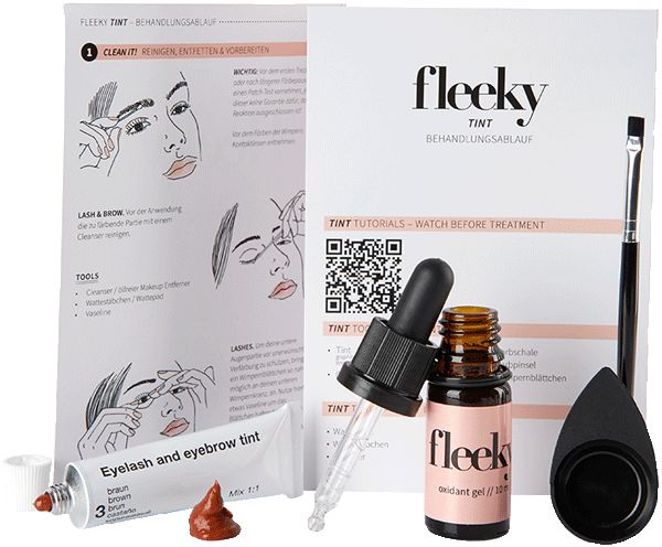 Set mit Anweisungen, Pinsel, Flasche, Tube und Applikator. Mit dem Logo "fleeky".