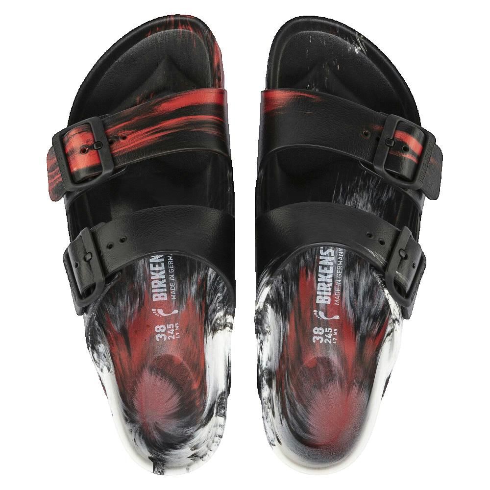 Paio di sandali neri con dettagli rossi. Due fibbie. Suola con motivo. Birkenstock, taglia 38.
