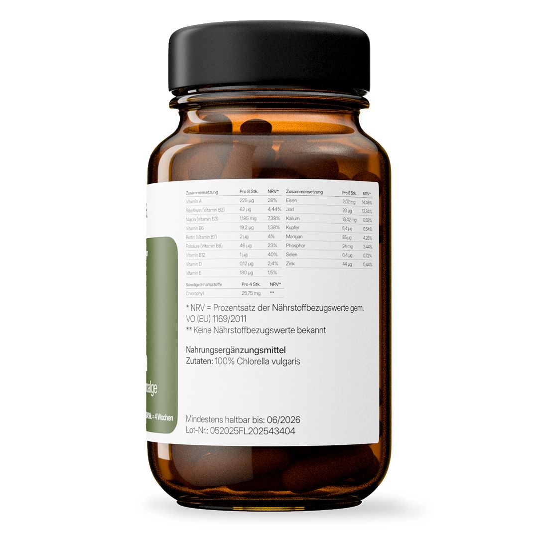 Rückansicht der braunen Glasflasche. Etikett mit Nährwertangaben und Zutaten. Mindestens haltbar bis 06/2026.