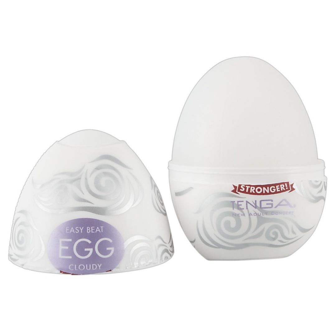Weißes Ei, geteilt. Auf einer Hälfte steht "EGG Cloudy". Der Schriftzug "TENGA" ist sichtbar.