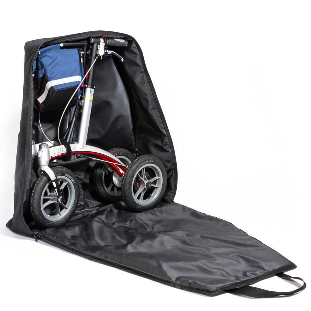 Schwarze Transporttasche mit einem Rollator. Der Rollator ist teilweise in der Tasche.