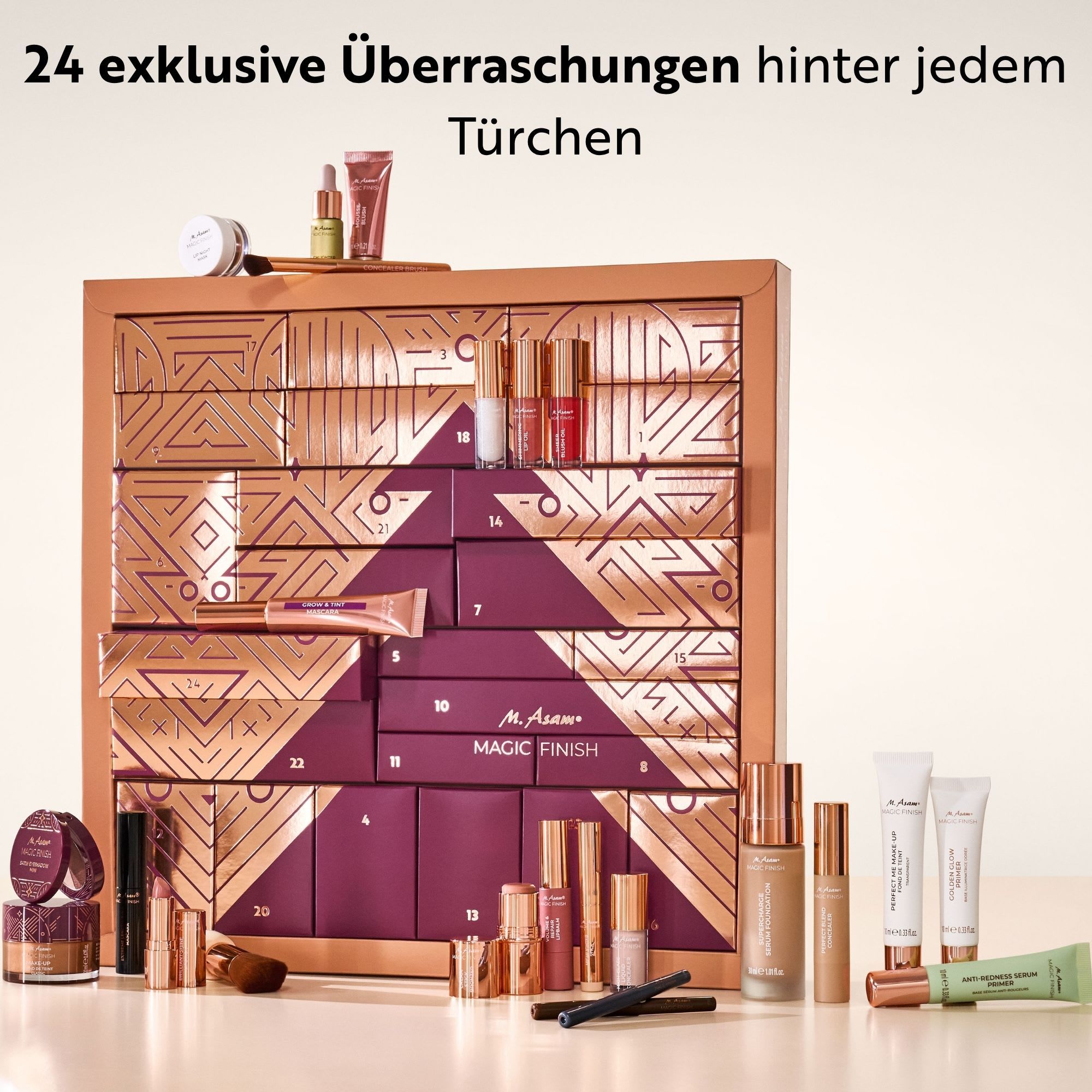 Lila Adventskalender mit goldenem Muster, gestaltet wie ein Weihnachtsbaum. Wert 229€.