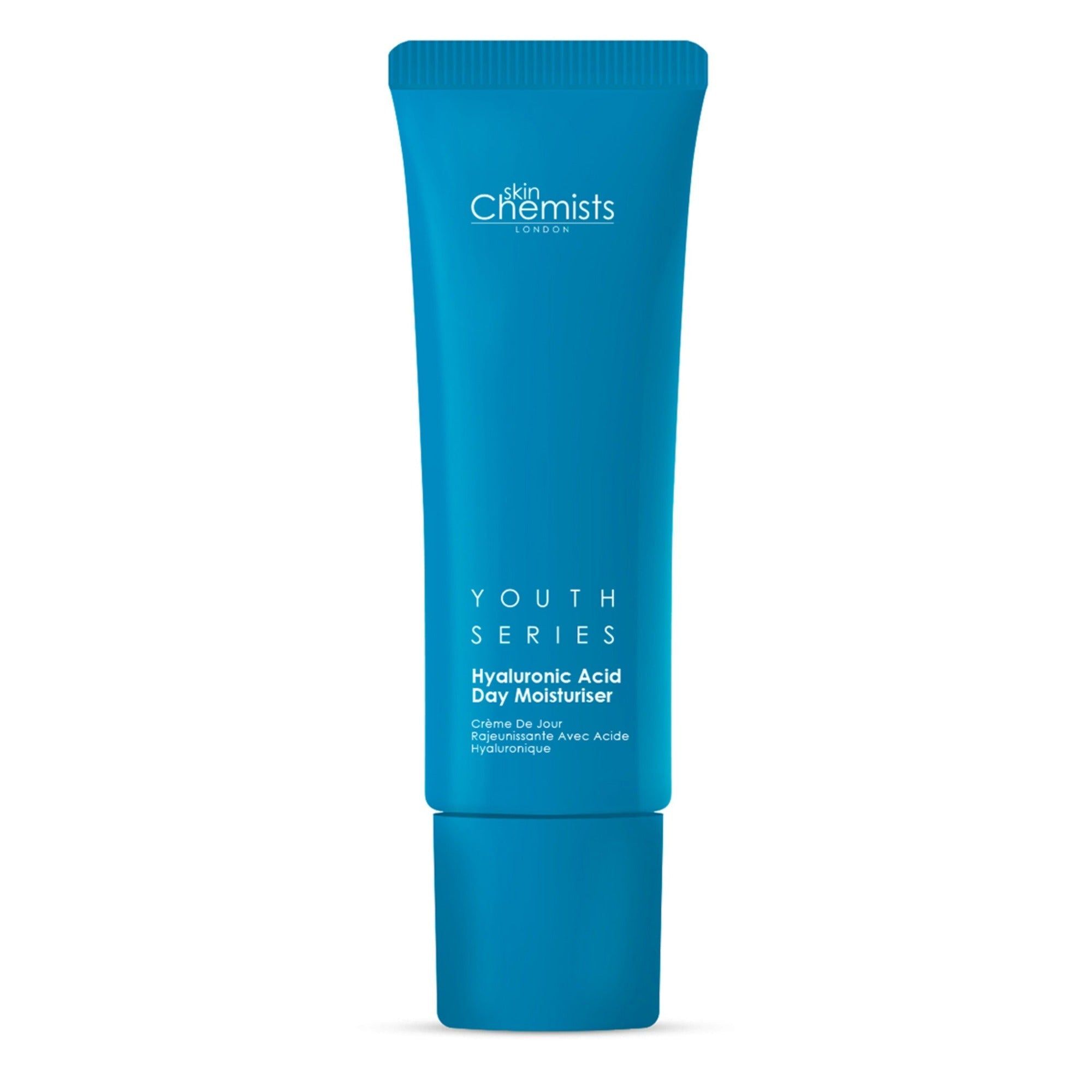 Blaue Tube mit "skinChemists" und "YOUTH SERIES" Schriftzug. Enthält "Hyaluronic Acid Day Moisturiser".