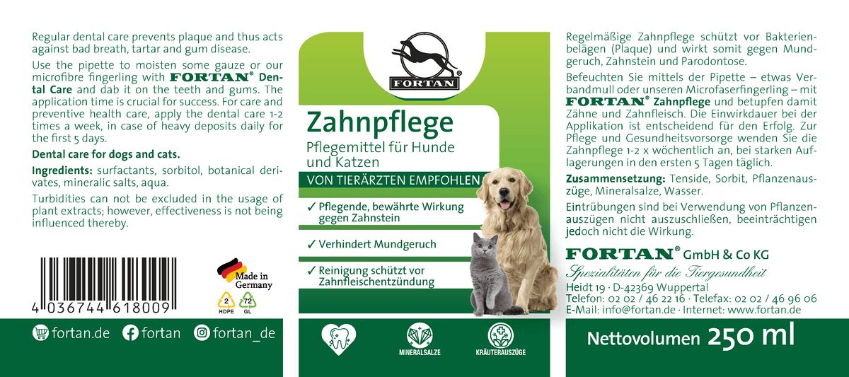 Etikett mit Produktname, Inhaltsangaben und Abbildung von Hund und Katze. Text in Deutsch. Logo und Qualitätszeichen.