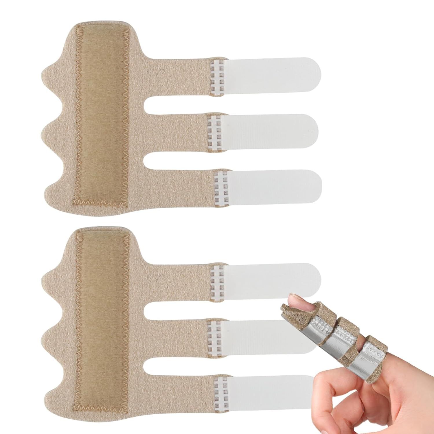 Zwei Fingerschiene mit beigefarbenem Stoff und weißen Klettverschlüssen. Eine am Finger befestigt.