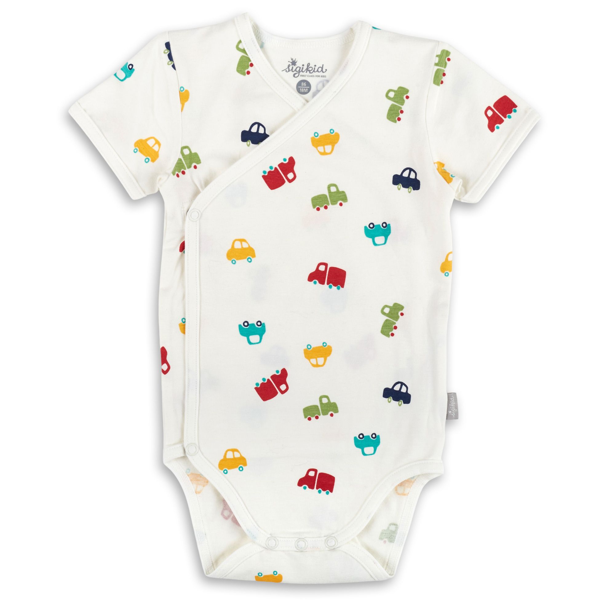 Weißer Babybody mit bunten Auto-Motiven. Kurze Ärmel, Wickeloptik, Druckknöpfe. Marke sigikid.