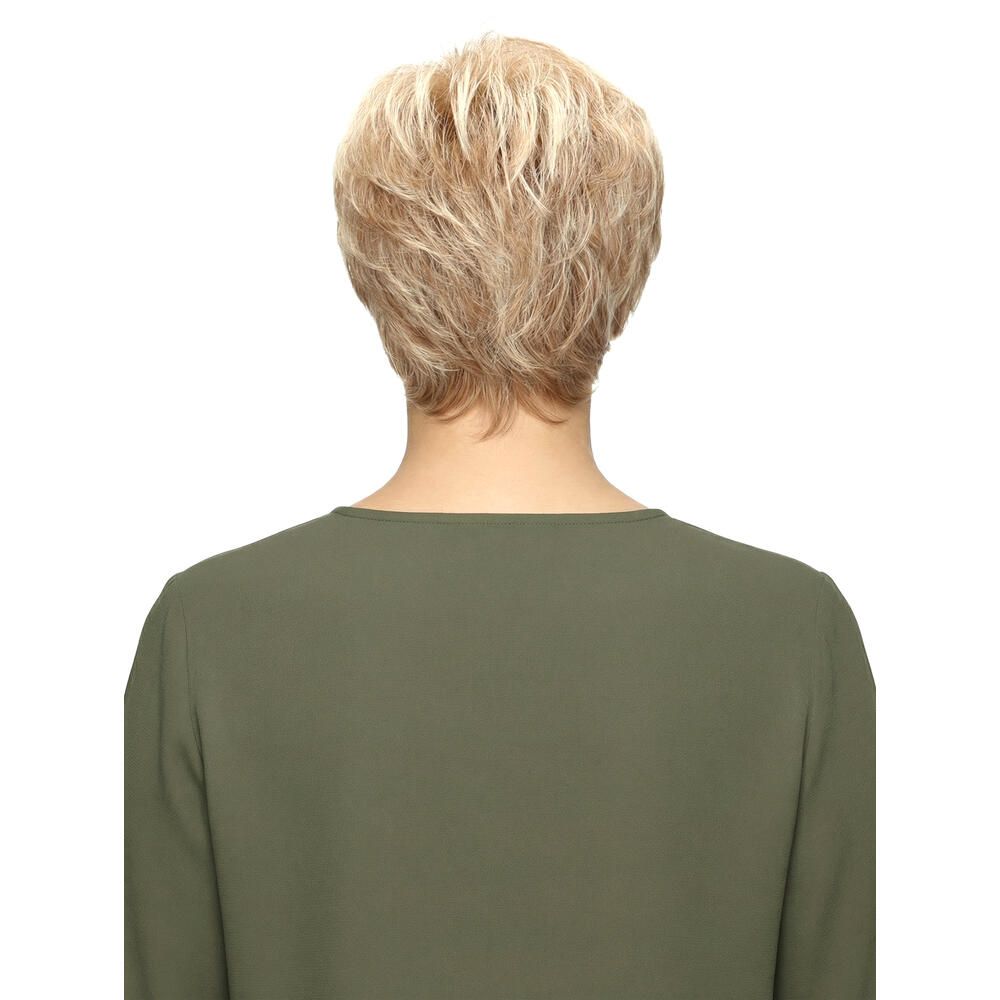 Kurzhaarperücke in Blondtönen, Rückansicht. Das Haar ist gestuft und leicht gewellt.