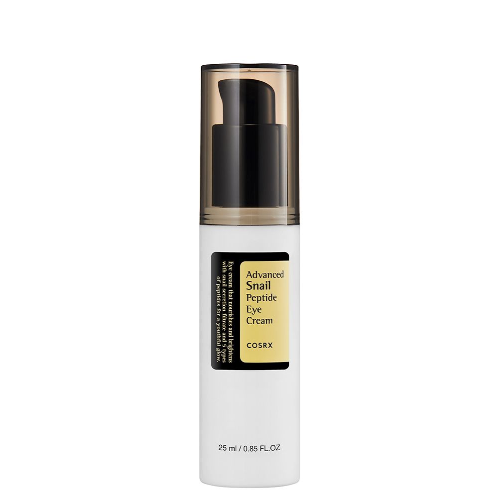 Weiße Flasche mit Pumpspender und schwarzem Deckel, Aufschrift 'Advanced Snail Peptide Eye Cream'.