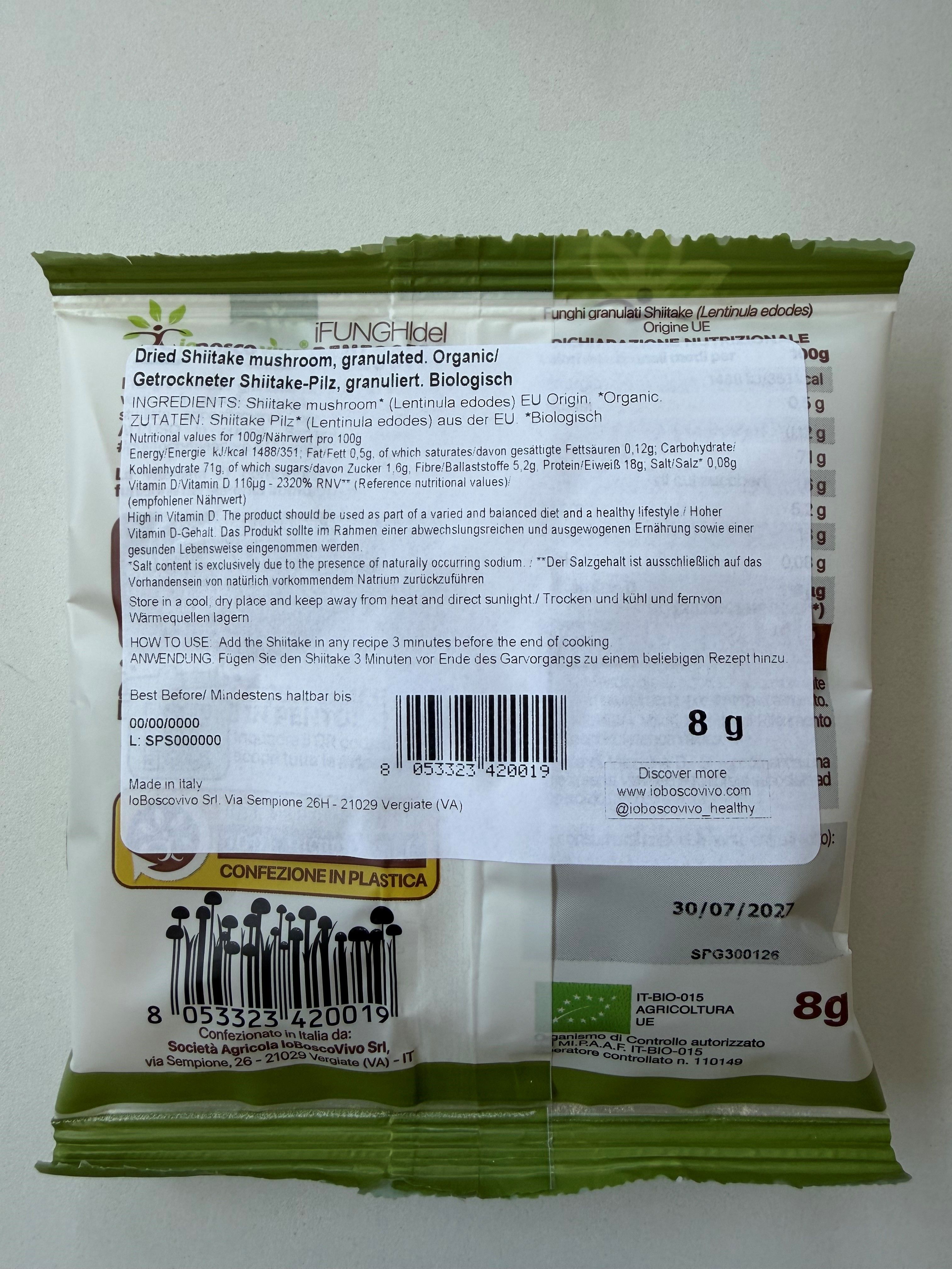 Rückseite der Packung IoBoscoVivo Bio-Shiitake Pilze granuliert, mit Hinweisen zur Verwendung und Bio-Siegel.